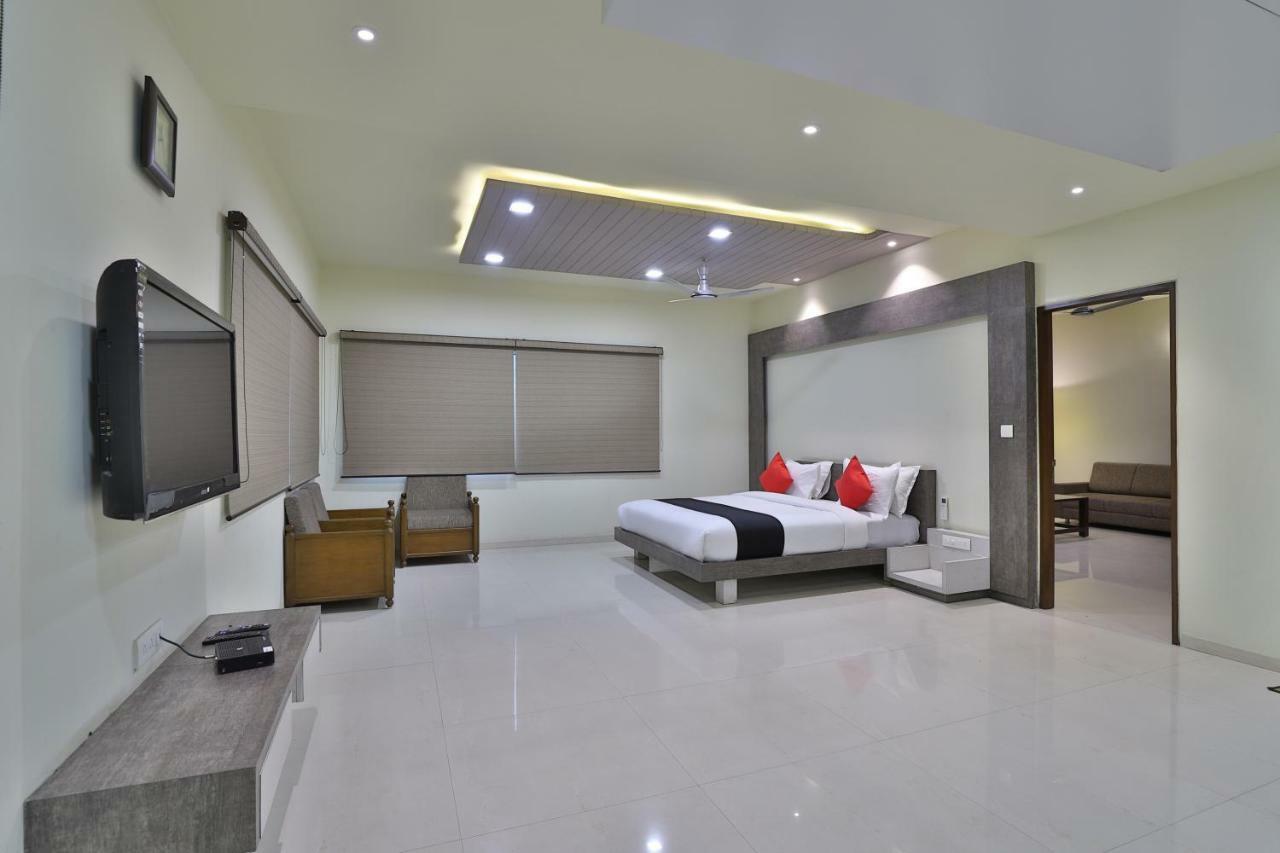 Capital O 47284 Atithi Resort Bharuch 外观 照片
