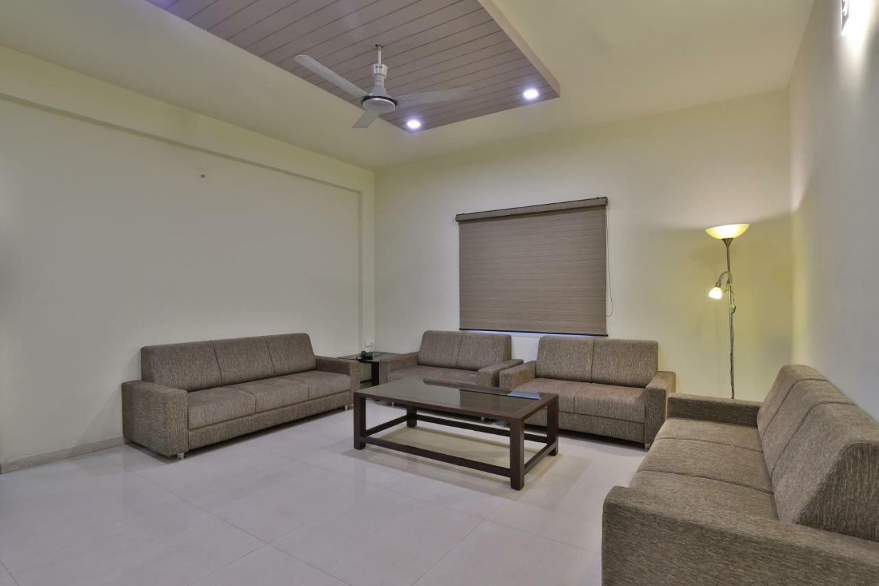 Capital O 47284 Atithi Resort Bharuch 外观 照片